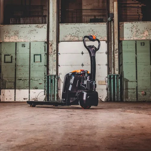 Global Industrial™ Self-Propelled Pallet Jack, Lithium Ion Powered, 3300 lb Cap,27”Wx45”L Forks - PuriLite