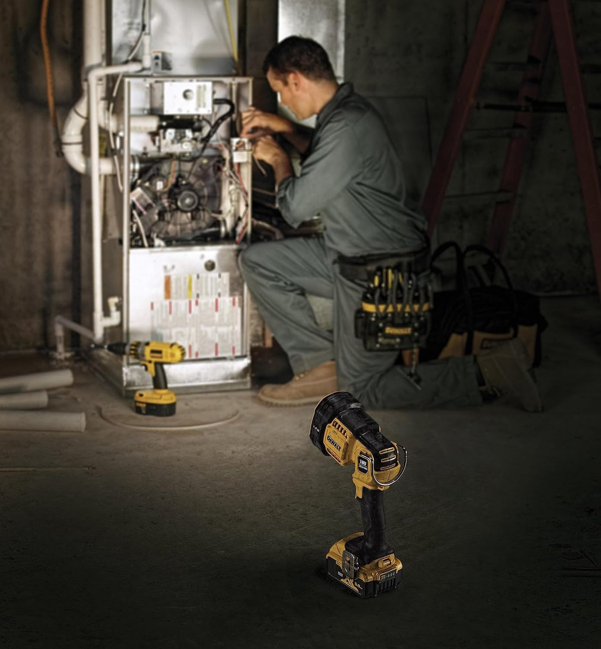DEWALT 20V MAX LED Work Light, Pivoting Head (DCL043) - PuriLite
