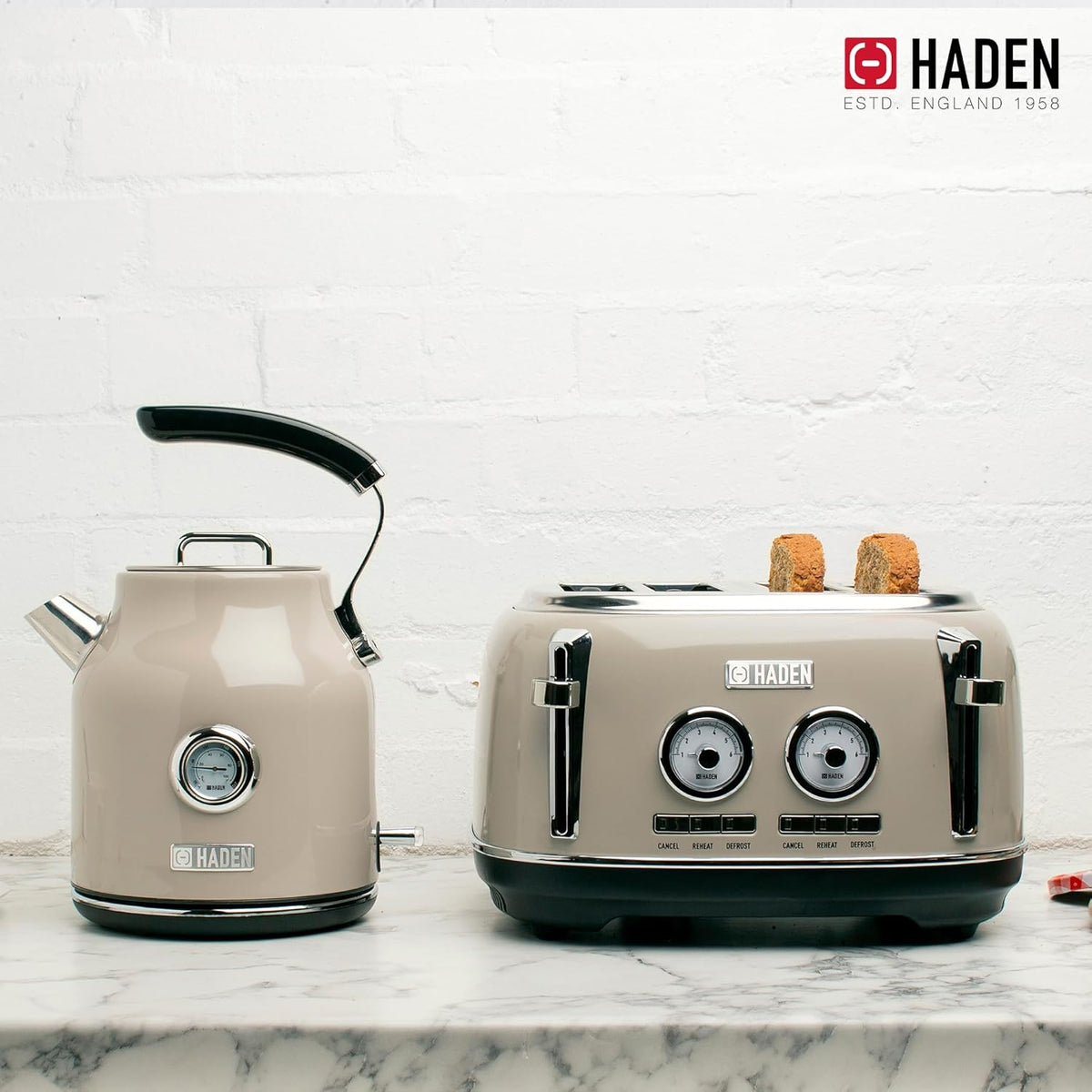 Haden Dorset 75083 Stainless Steel 1500W Retro Toaster 4 Slice Wide Slot w/Removable Crumb Tray and Settings, Black/Copper Toasters w/Adjustable Browning Control, Smart Toaster - PuriLite