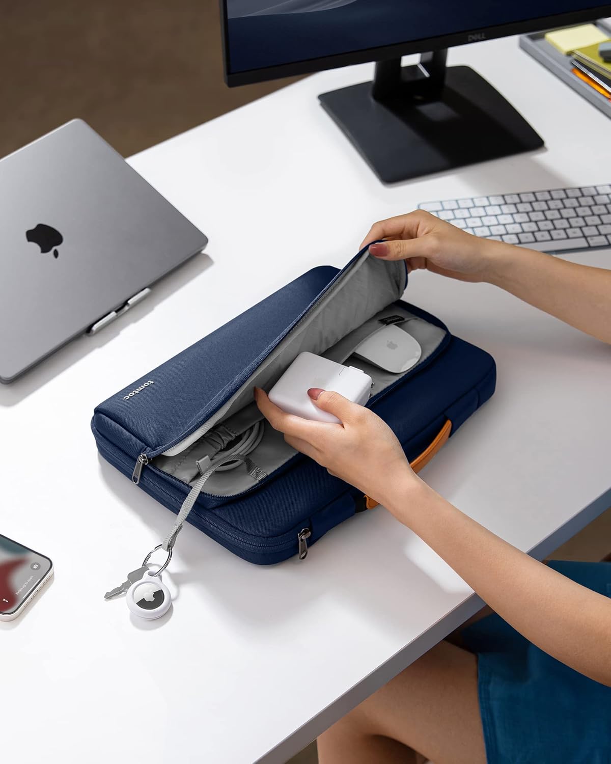 tomtoc 360 Protective Laptop Carrying Case for 16-inch New MacBook Pro M4/M3/M2/M1 Pro/Max 2024-2019, Water-Resistant Laptop Bag Sleeve with Accessory Pocket for The New Razer Blade 15 - PuriLite