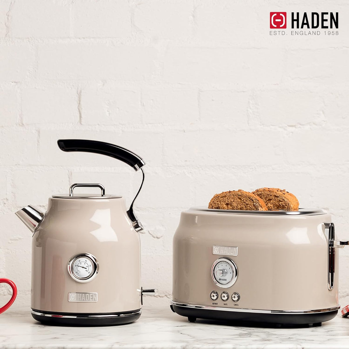 Haden Dorset 75083 Stainless Steel 1500W Retro Toaster 4 Slice Wide Slot w/Removable Crumb Tray and Settings, Black/Copper Toasters w/Adjustable Browning Control, Smart Toaster - PuriLite