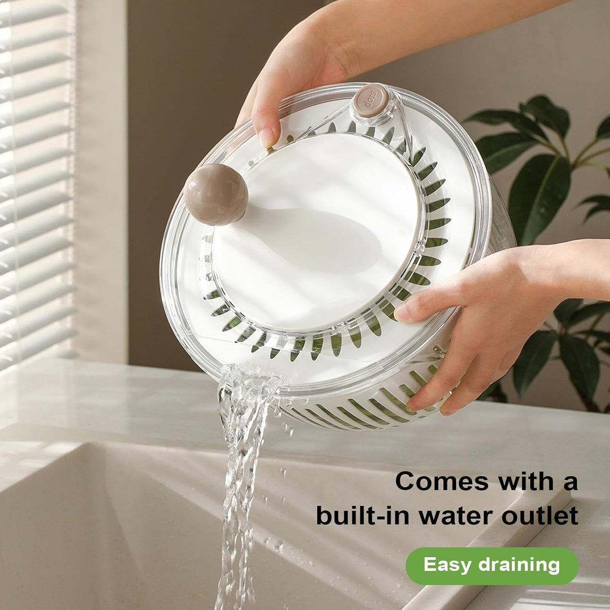 Small Salad Spinner – 4.5 L Vegetable Centrifuge – Non-Slip Base Easy Cleaning Container Storage for Vegetables in Refrigerator - PuriLite