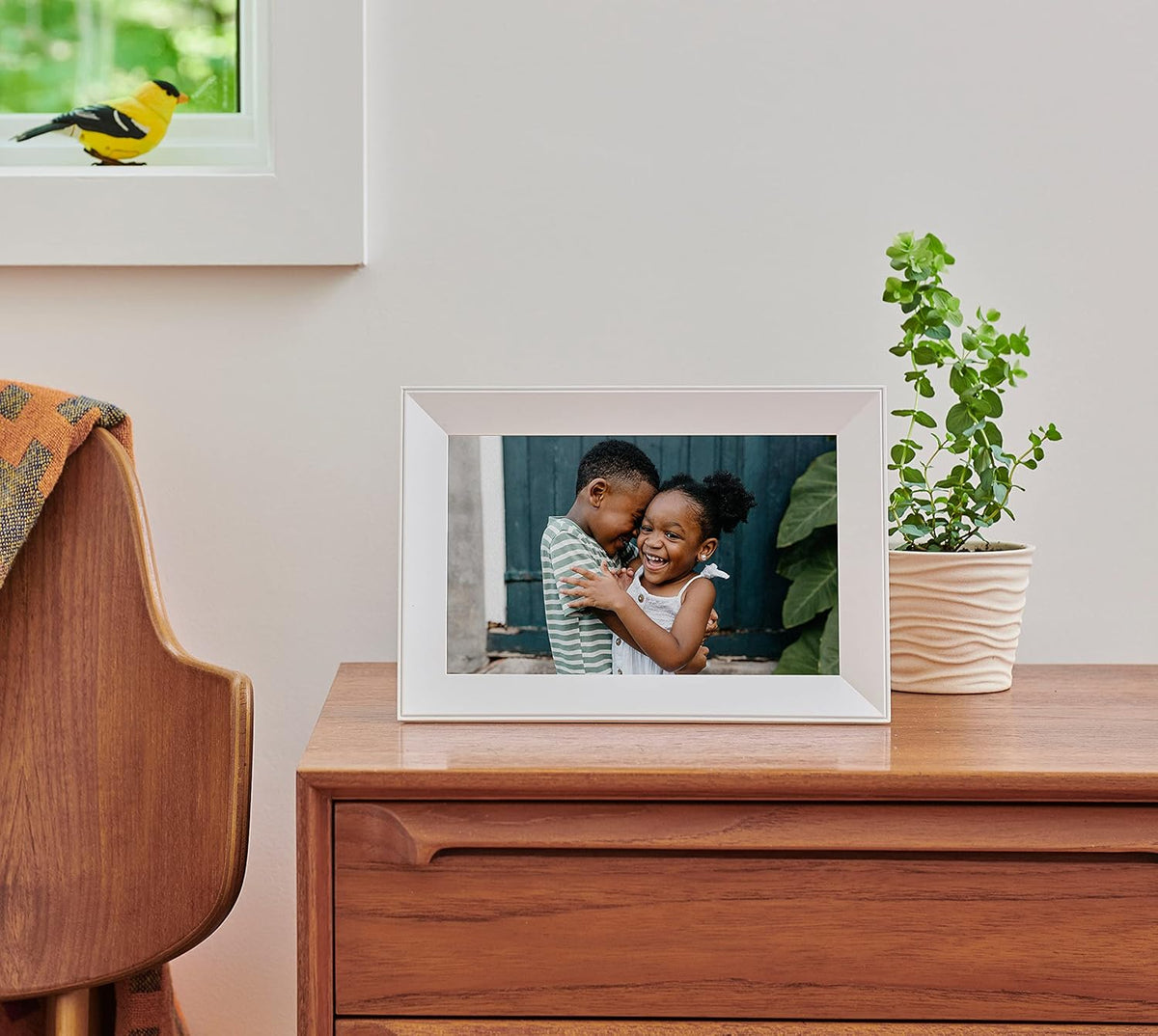 Aura Aspen 12" Digital Photo Frame - Black with Paper Mat - PuriLite