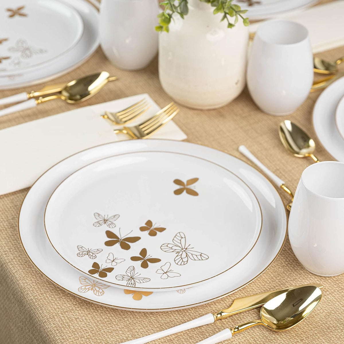 PLASTICPRO [30 Pack 10.7'' Christmass Green Plastic Party Plates Edge Collection Premium heavyweight Elegant Disposable Tableware Dishes - PuriLite