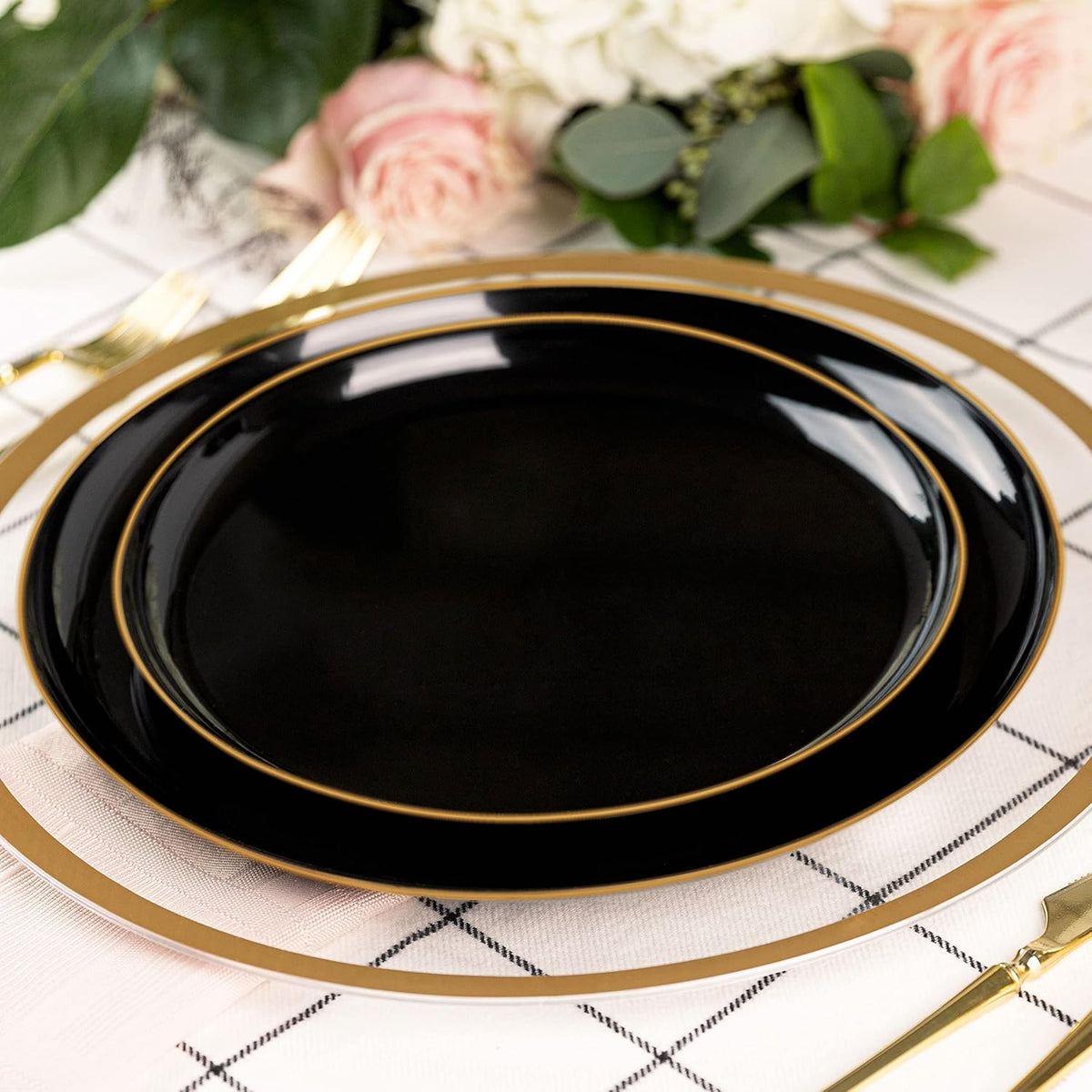 PLASTICPRO [30 Pack 10.7'' Christmass Green Plastic Party Plates Edge Collection Premium heavyweight Elegant Disposable Tableware Dishes - PuriLite