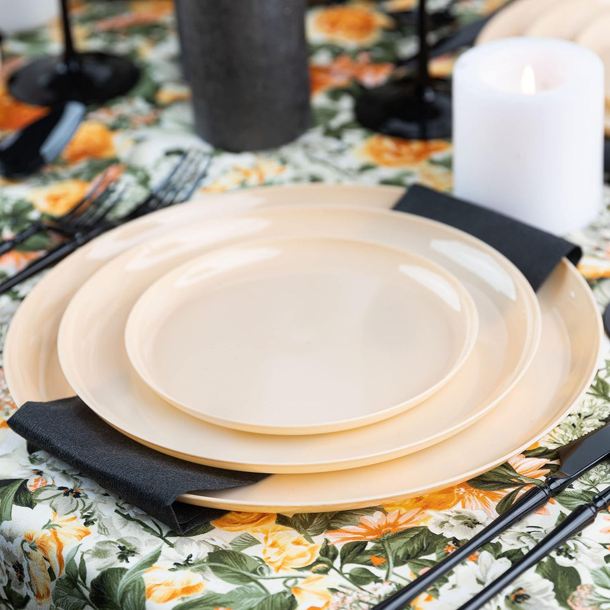 PLASTICPRO [30 Pack 10.7'' Christmass Green Plastic Party Plates Edge Collection Premium heavyweight Elegant Disposable Tableware Dishes - PuriLite