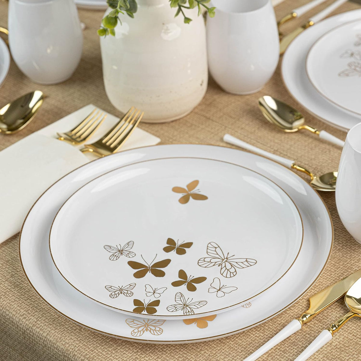 PLASTICPRO [30 Pack 10.7'' Christmass Green Plastic Party Plates Edge Collection Premium heavyweight Elegant Disposable Tableware Dishes - PuriLite