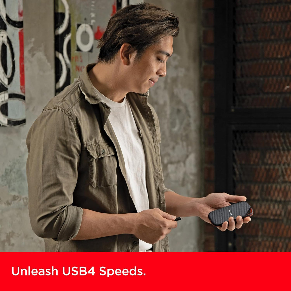 4TB SanDisk Extreme PRO Portable SSD with USB4, Up to 3800 MB/s Read and 3700MB/s Write, USB-C, USB 3.2, Backwards Compatible, IP65 Water and Dust Resistance - SDSSDE82-4T00-G25 - PuriLite