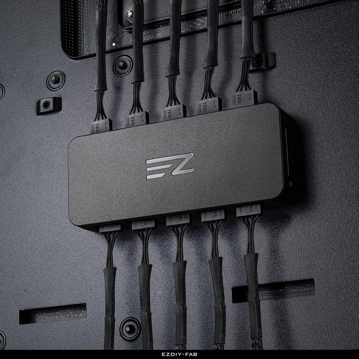 EZDIY-FAB 10 Port PWM Fan Hub,Splitter for 4-Pin & 3-Pin Fans,Only Use One MB Header - PuriLite